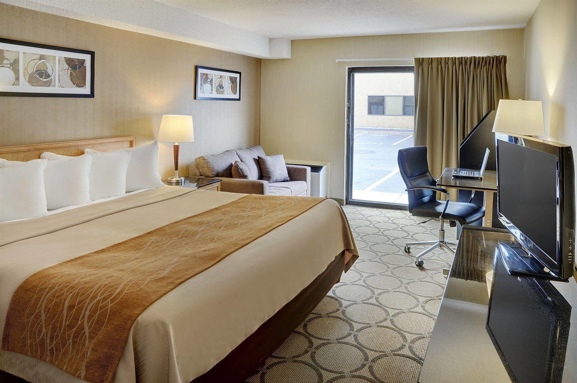 Comfort Inn Тиминс Екстериор снимка