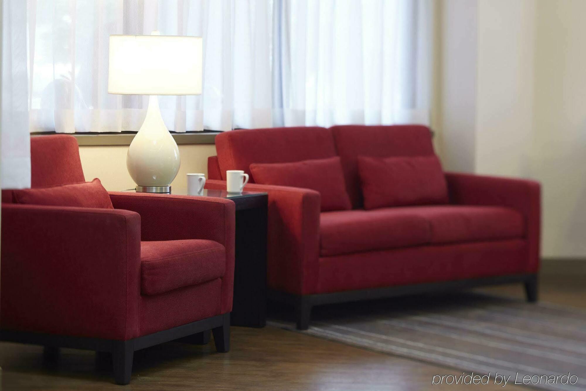 Comfort Inn Тиминс Екстериор снимка